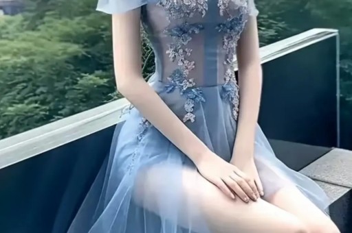 离开富大龙后她进入国防大学当老师如今42岁仍单身无儿无女